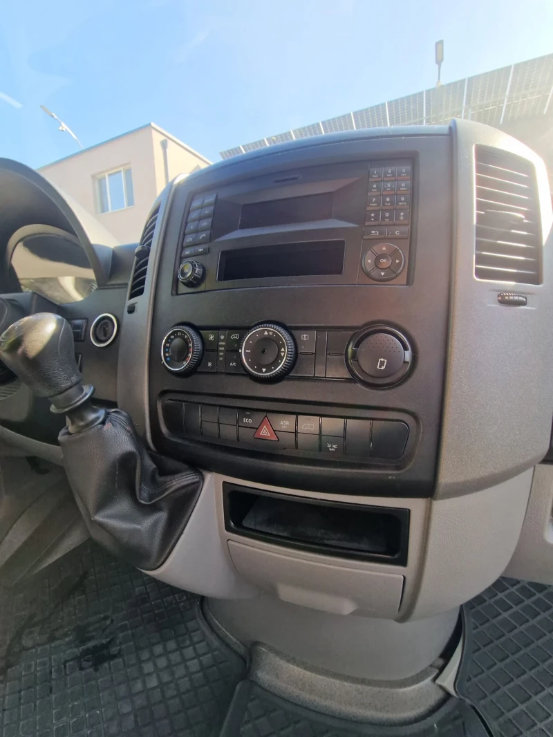 Mercedes-Benz Sprinter 319 Клима  4.23м падащ борд, снимка 10 - Бусове и автобуси - 51735750