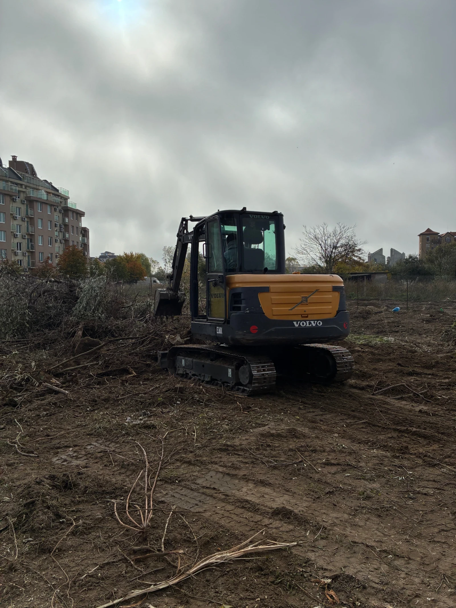 Багер Volvo EC60C, снимка 1