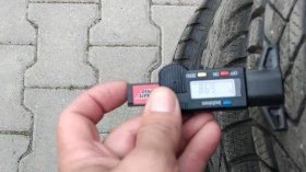 Гуми Зимни 235/45R19, снимка 6