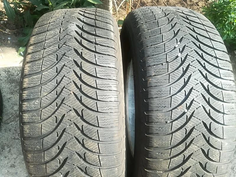 Гуми Зимни 215/55R16, снимка 1 - Гуми и джанти - 22709350