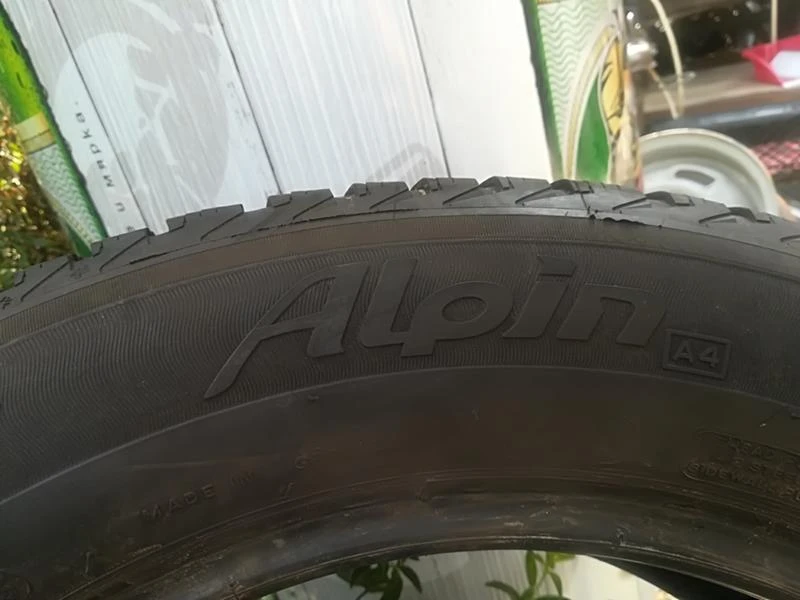 Гуми Зимни 215/55R16, снимка 5 - Гуми и джанти - 22709350