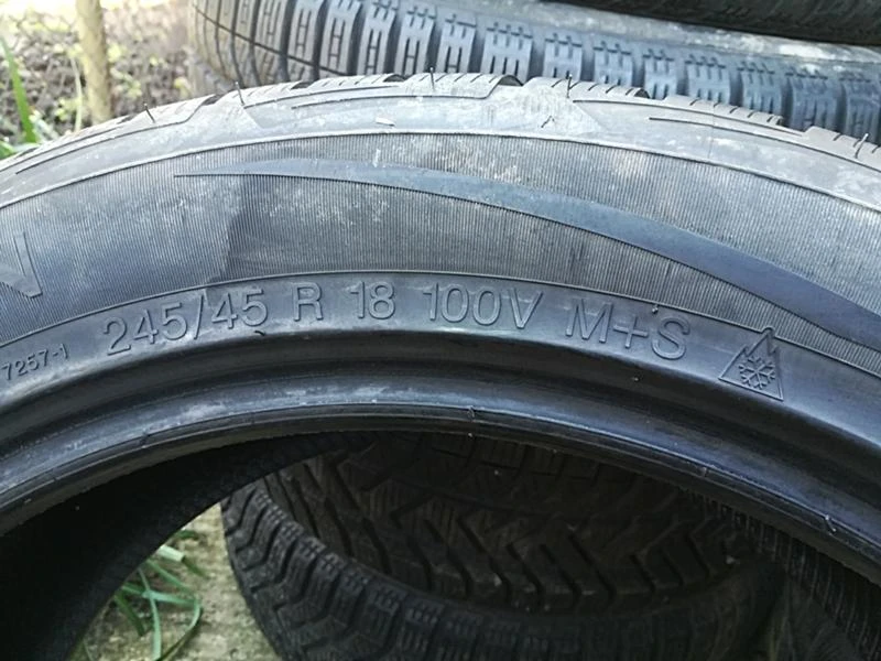 Гуми Зимни 245/45R18, снимка 6 - Гуми и джанти - 23733113