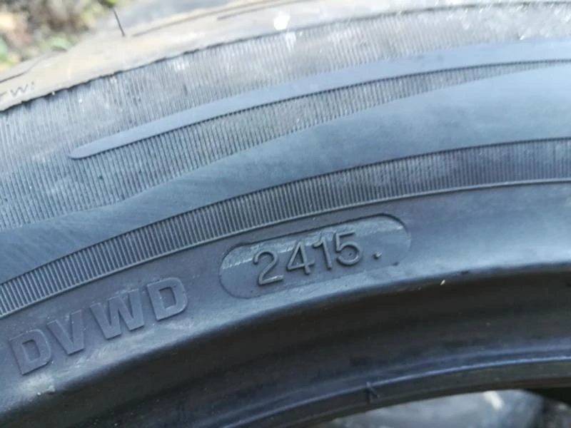 Гуми Зимни 245/45R18, снимка 7 - Гуми и джанти - 23733113