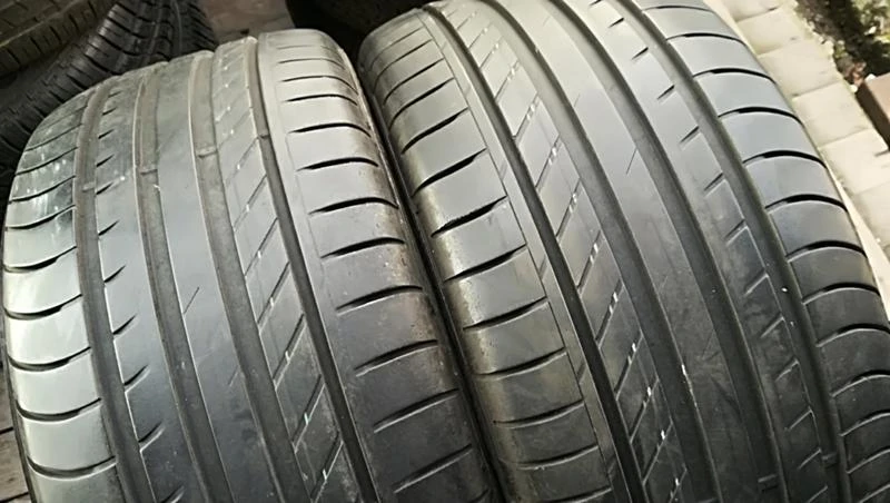 Гуми Летни 235/45R17, снимка 2 - Гуми и джанти - 25325936