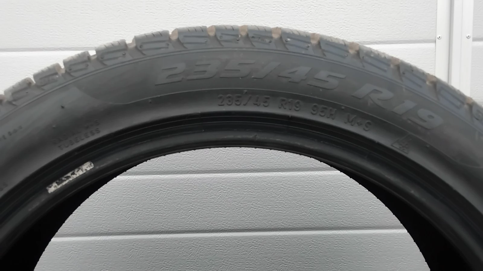 ���� 235/45R19 | Mobile.bg � ����������� 4