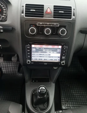 VW Touran 1.6 TDi 7 Местен, снимка 10