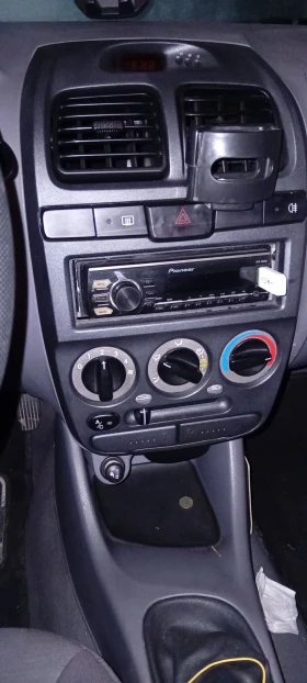Hyundai Accent, снимка 13