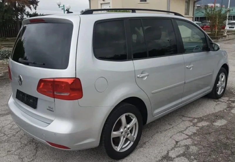 VW Touran 1.6 TDi 7 Местен, снимка 2 - Автомобили и джипове - 49732497