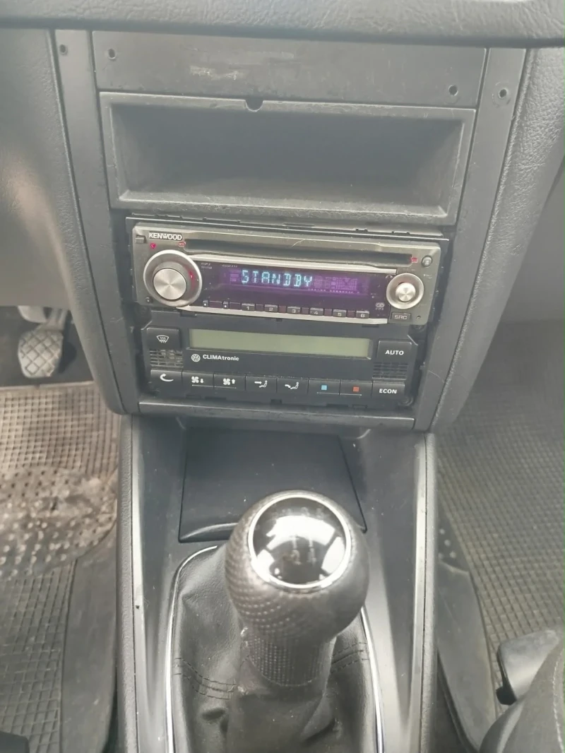 VW Golf 1.9 TDI, снимка 10 - Автомобили и джипове - 49732497