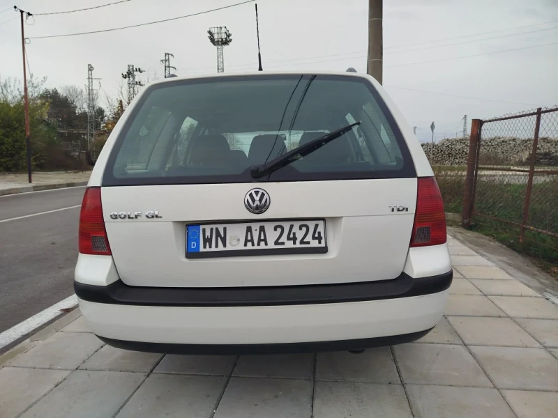 VW Golf 1.9 TDI, снимка 3 - Автомобили и джипове - 49732497