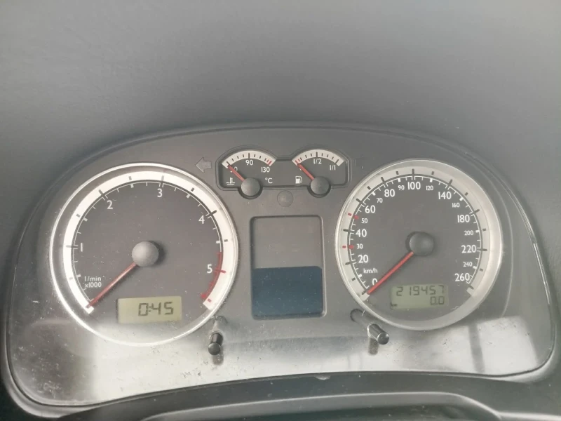 VW Golf 1.9 TDI, снимка 8 - Автомобили и джипове - 49732497