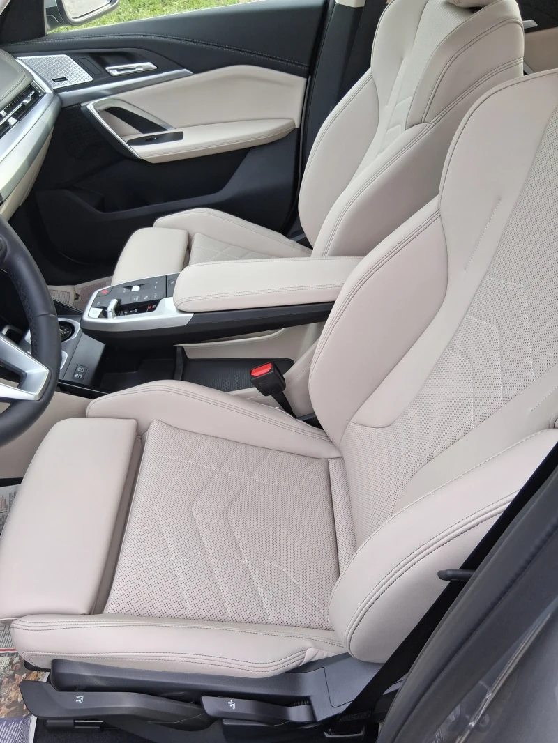 BMW iX1 E Drive 20, снимка 10 - Автомобили и джипове - 50226078