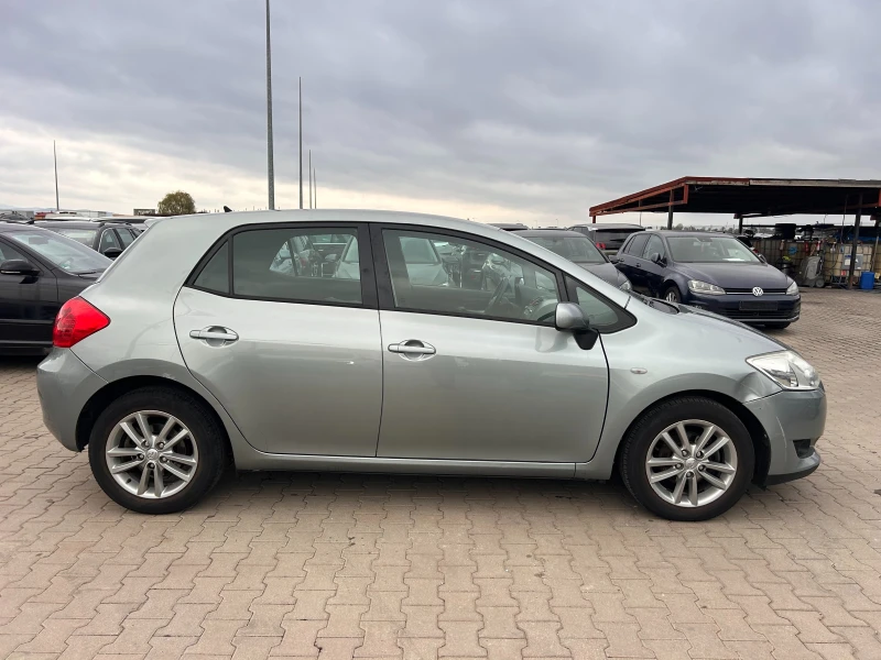 Toyota Auris 1.3i EURO 5, снимка 5 - Автомобили и джипове - 52090748