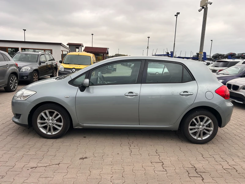 Toyota Auris 1.3i EURO 5, снимка 9 - Автомобили и джипове - 52090748