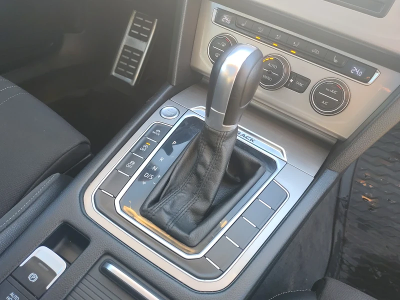 VW Alltrack 2.0TDI 190к.с. Passat B8 Аlltrack 4x4 Много добър!, снимка 17 - Автомобили и джипове - 52240279