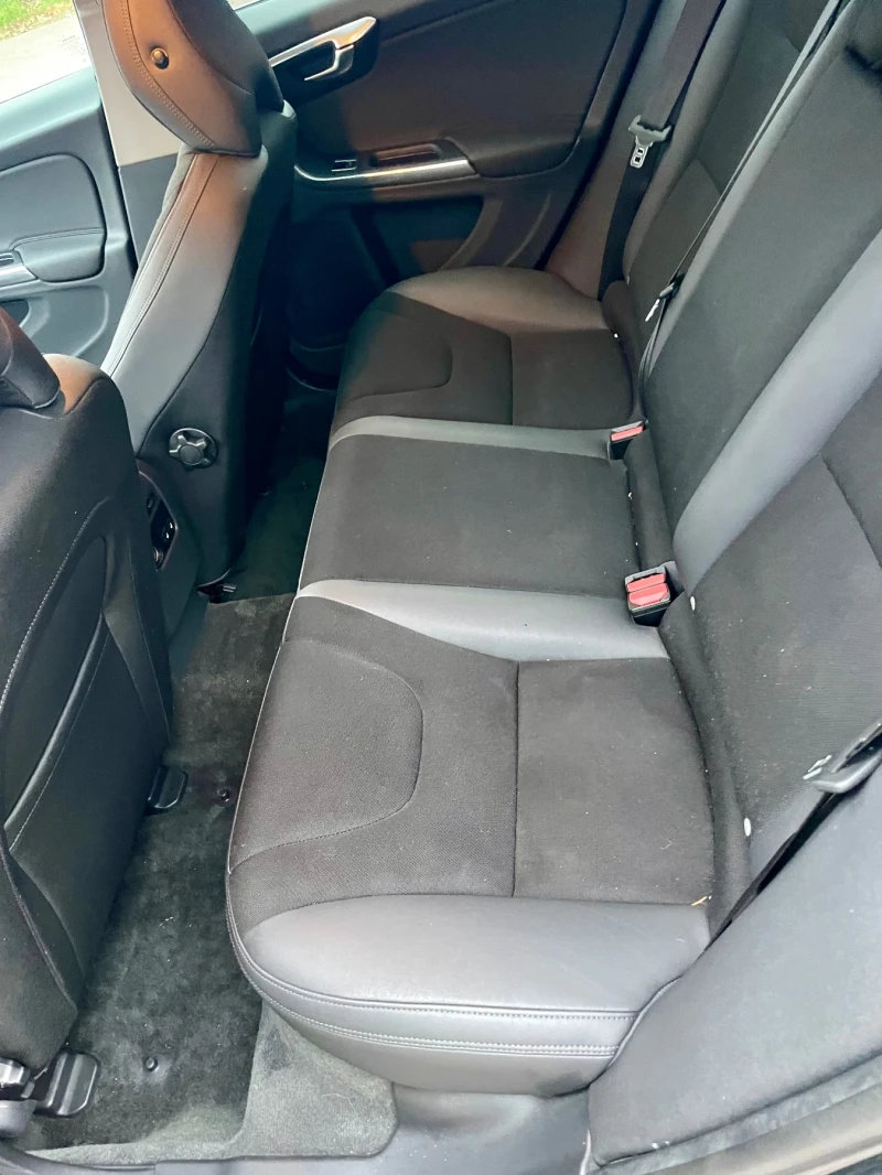 Volvo V60 D4 navi , снимка 12 - Автомобили и джипове - 52693532