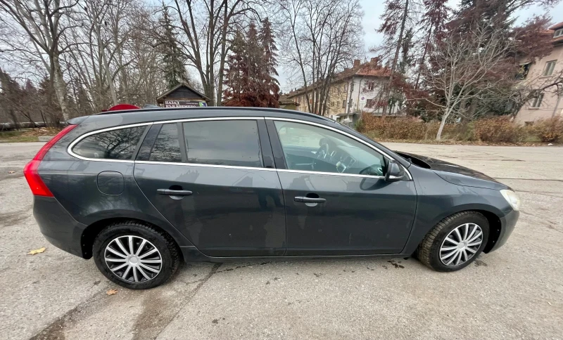 Volvo V60 D4 navi , снимка 8 - Автомобили и джипове - 52693532