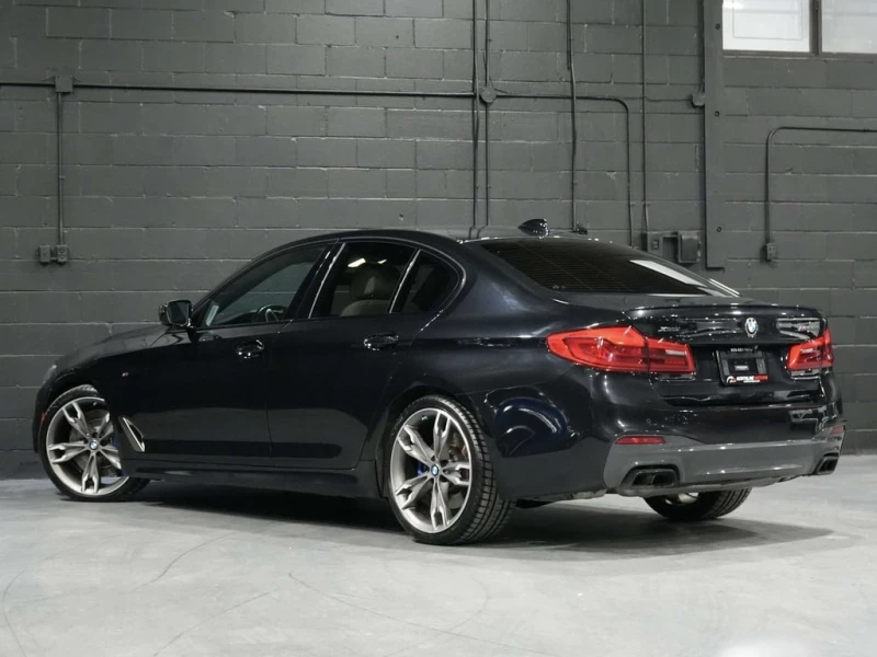 BMW 550 M550* xDrive * CARFAX * ЦЕНА ДО БЪЛГАРИЯ, снимка 6 - Автомобили и джипове - 53001120