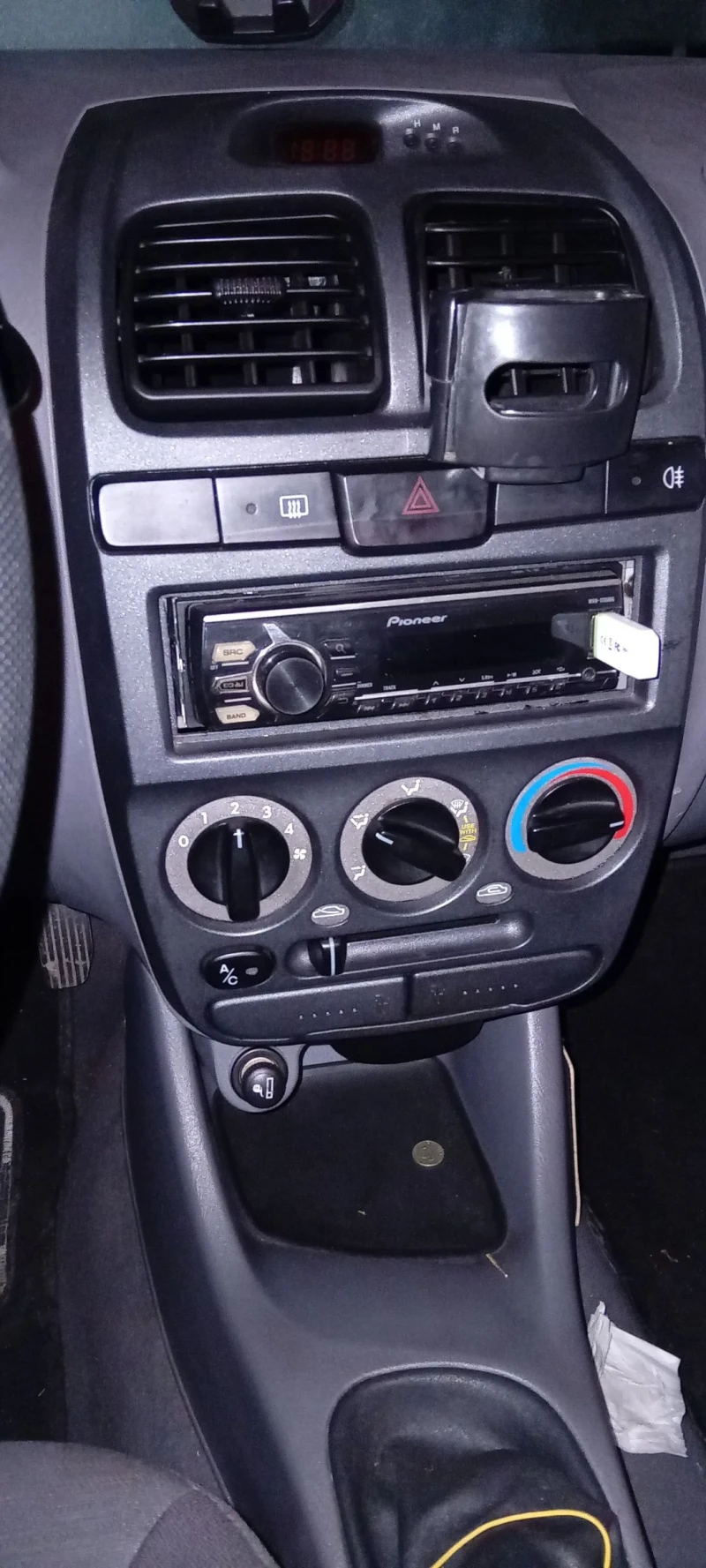 Hyundai Accent, снимка 13 - Автомобили и джипове - 53223594