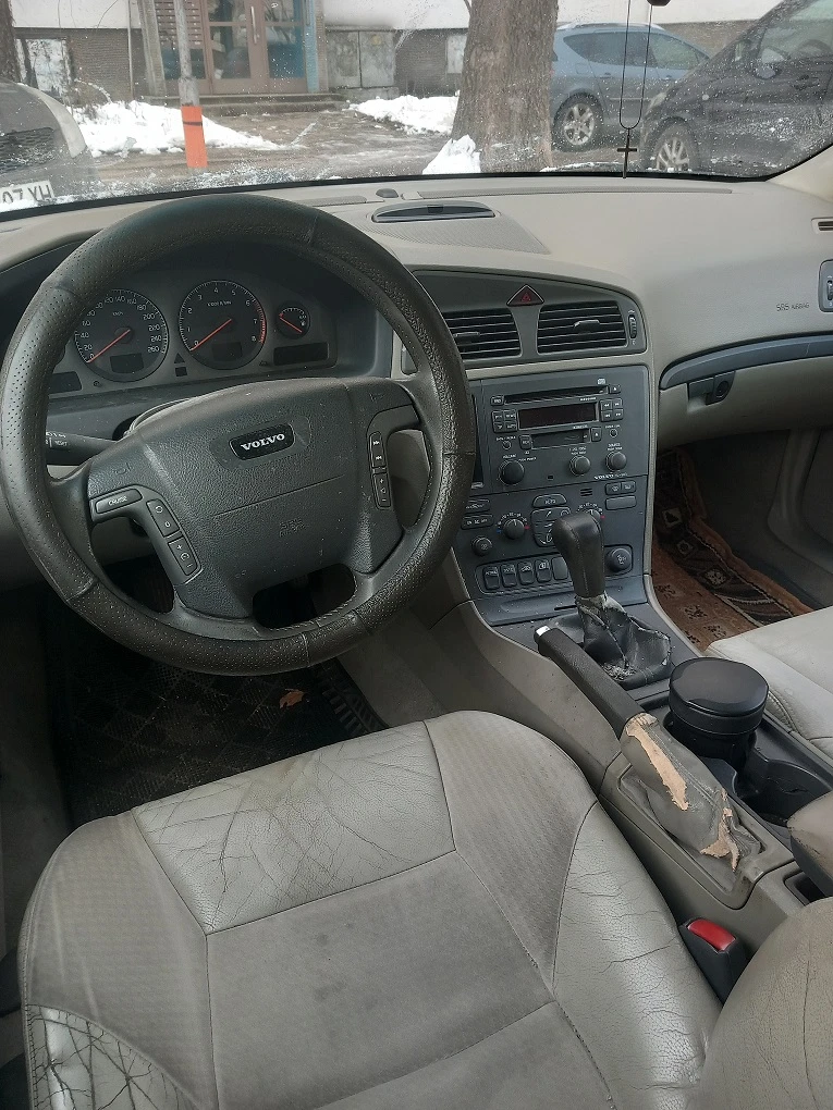 Volvo V70 BIFUEL, снимка 2 - Автомобили и джипове - 48643385