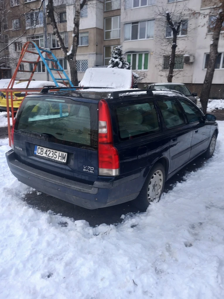 Volvo V70 BIFUEL, снимка 6 - Автомобили и джипове - 48643385