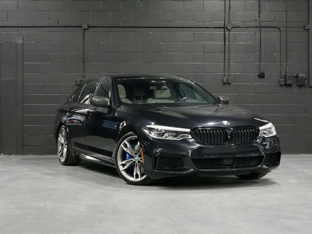 BMW 550 M550* xDrive * CARFAX * ЦЕНА ДО БЪЛГАРИЯ, снимка 1