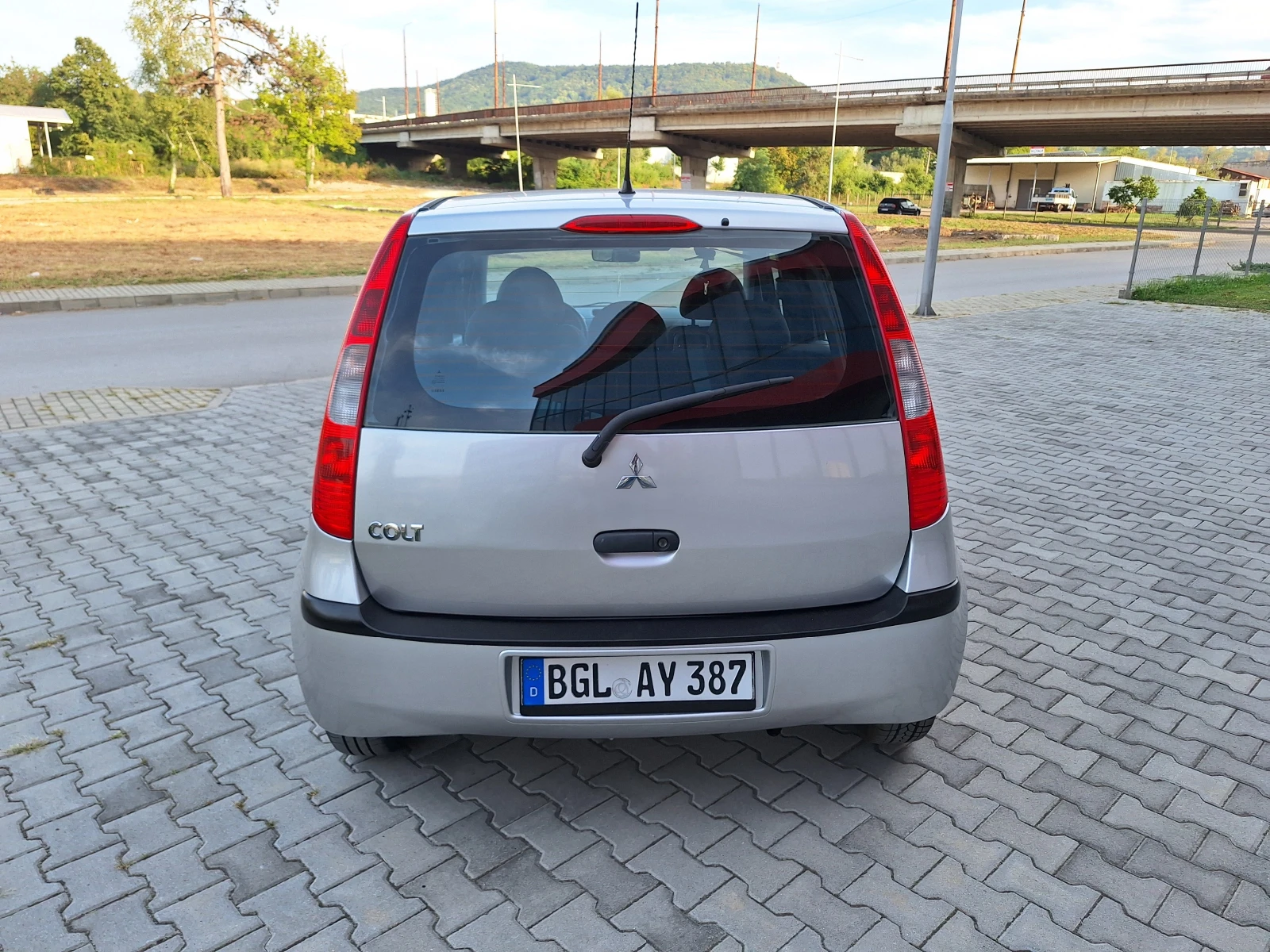 Mitsubishi Colt 1.1i  - изображение 7