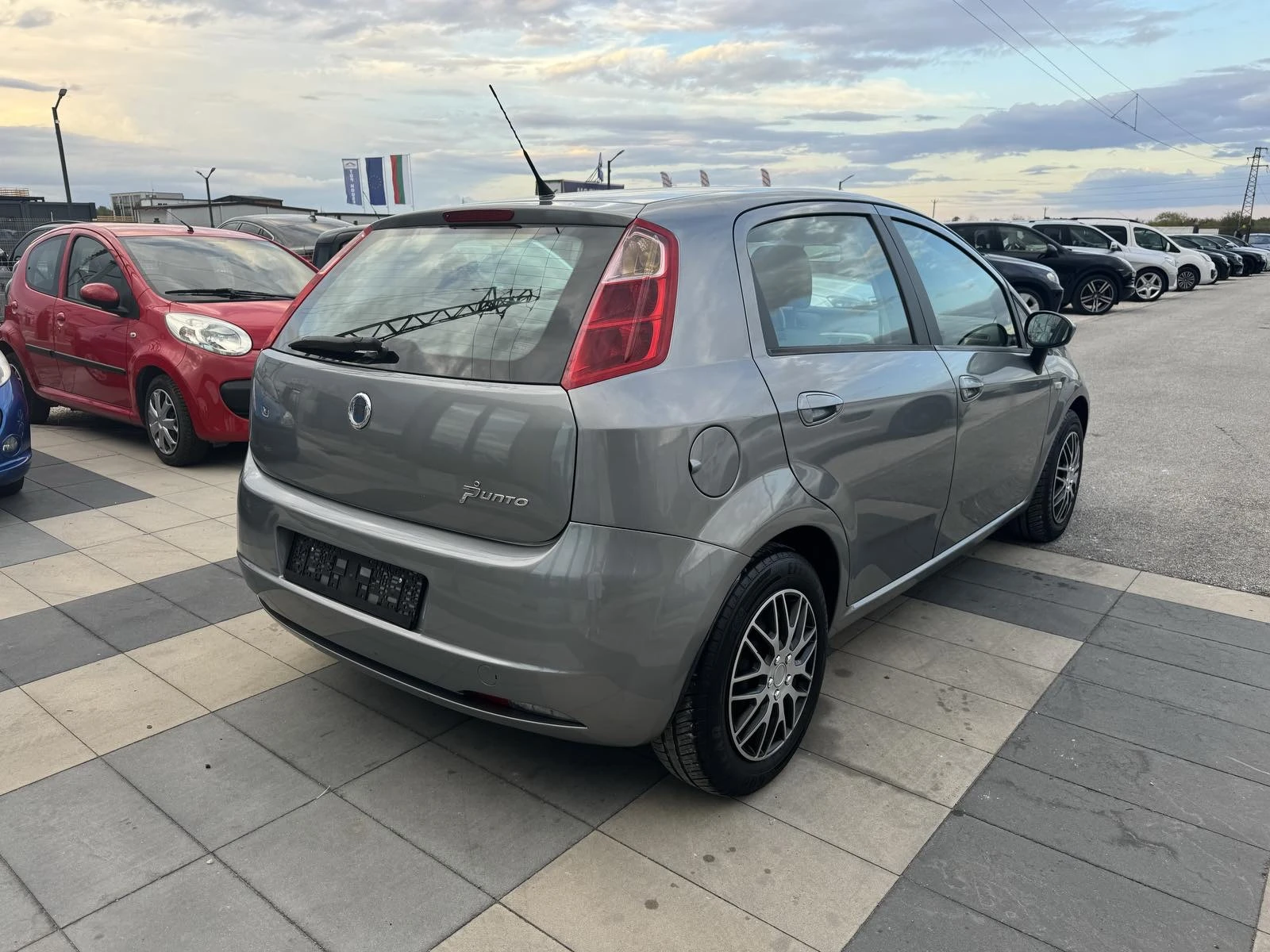 Fiat Punto 1.3MultiJet 90kc 6ск - изображение 6