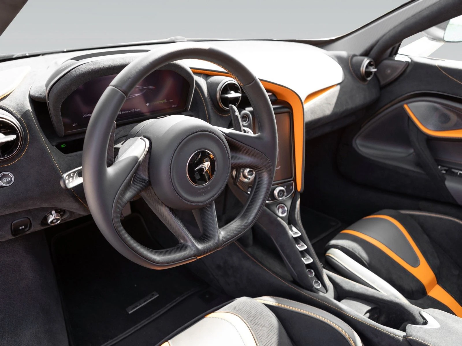 McLaren 720 S / COUPE/ CERAMIC/ CARBON/ BLACK PACK/ B&W/ 360/ | Mobile.bg   11