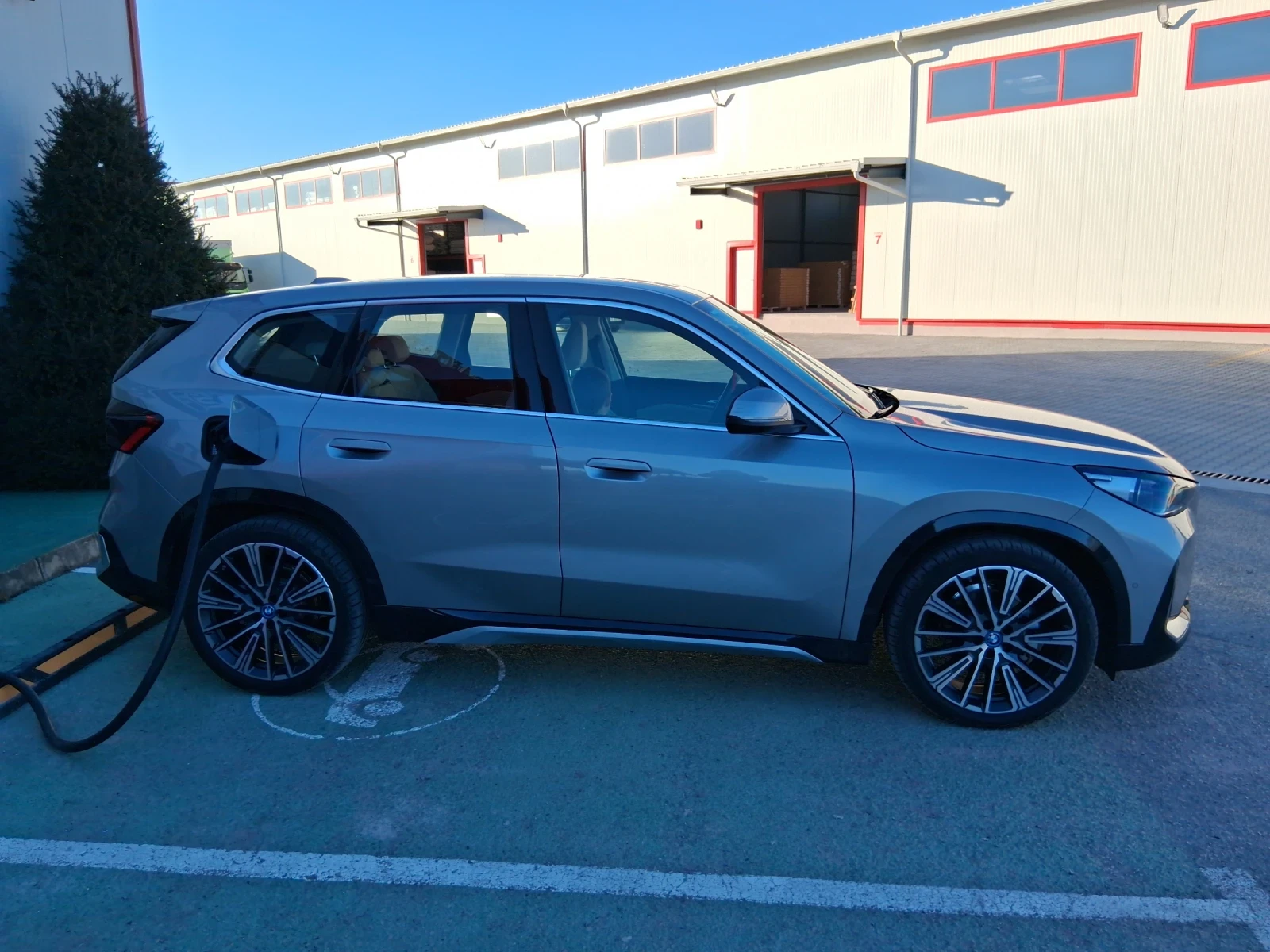 BMW iX1 eDrive 20, снимка 5 - Автомобили и джипове - 50226078