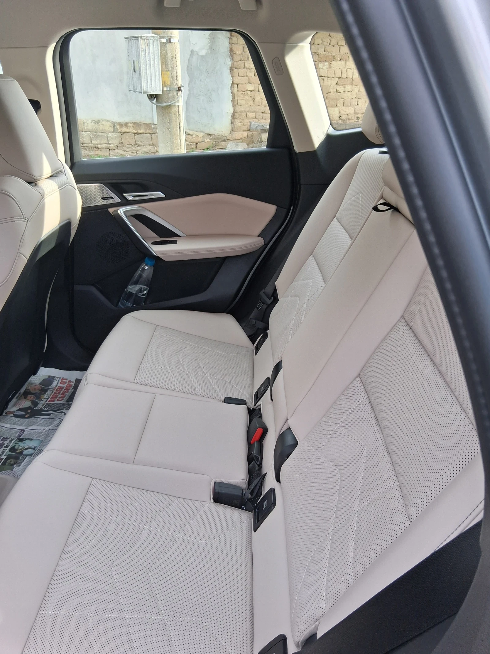 BMW iX1 E Drive 20 | Mobile.bg   11