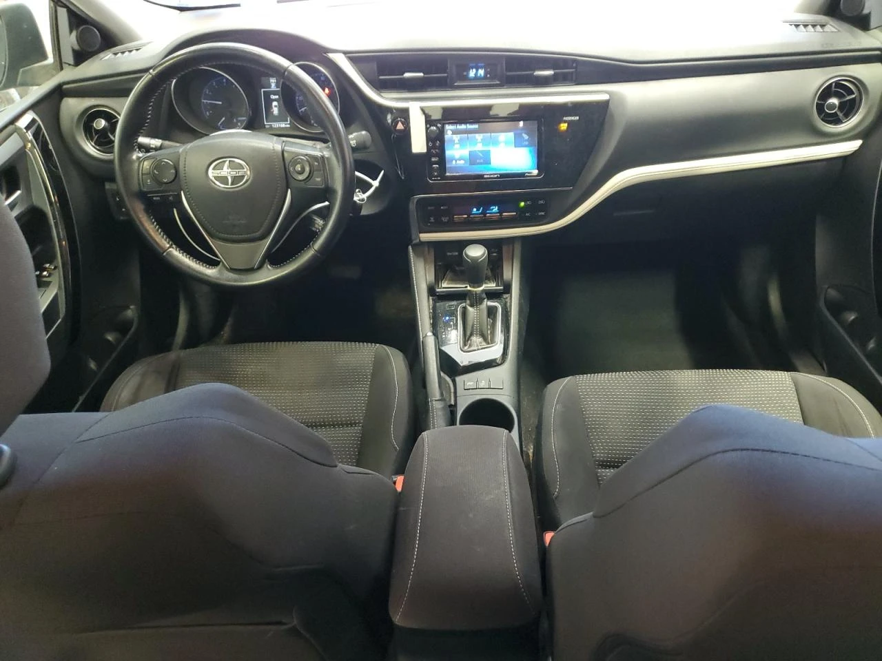 Toyota Auris  - изображение 5