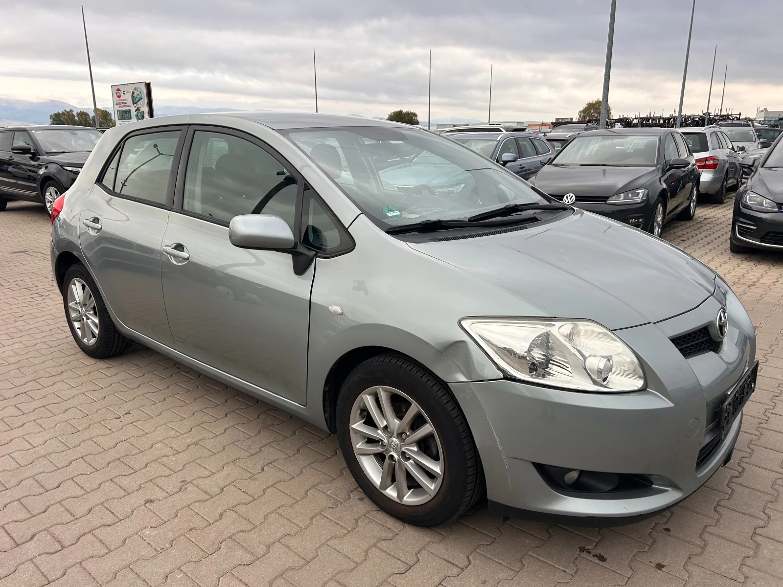 Toyota Auris 1.3i EURO 5 - изображение 4