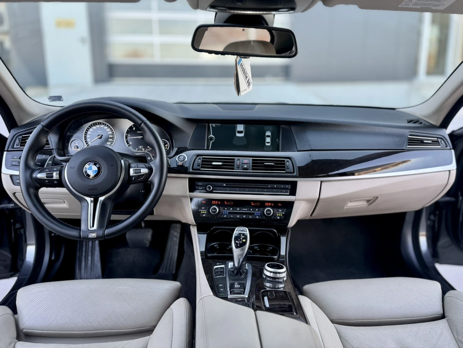 BMW 530 * M-pack * HUD * Night Vision, снимка 11 - Автомобили и джипове - 53772929