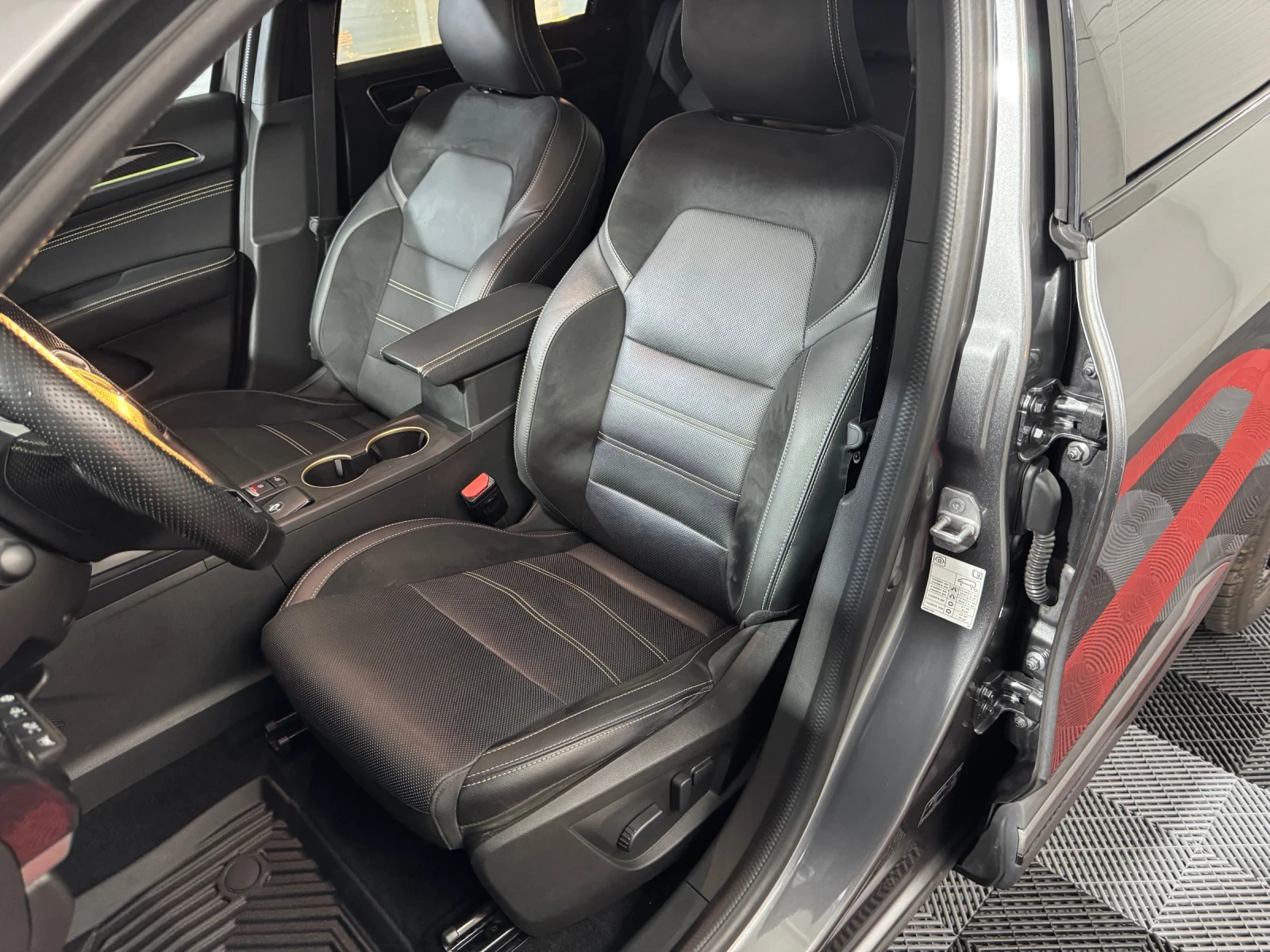 Renault Arkana 1.6 FULL HYBRID E-TECH/ FAST TRACK/ SERV. HISTORY, снимка 15 - Автомобили и джипове - 54128912