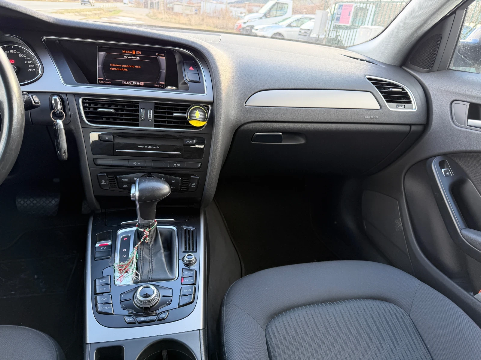 Audi A4 2.0 TDI, снимка 13 - Автомобили и джипове - 54137066