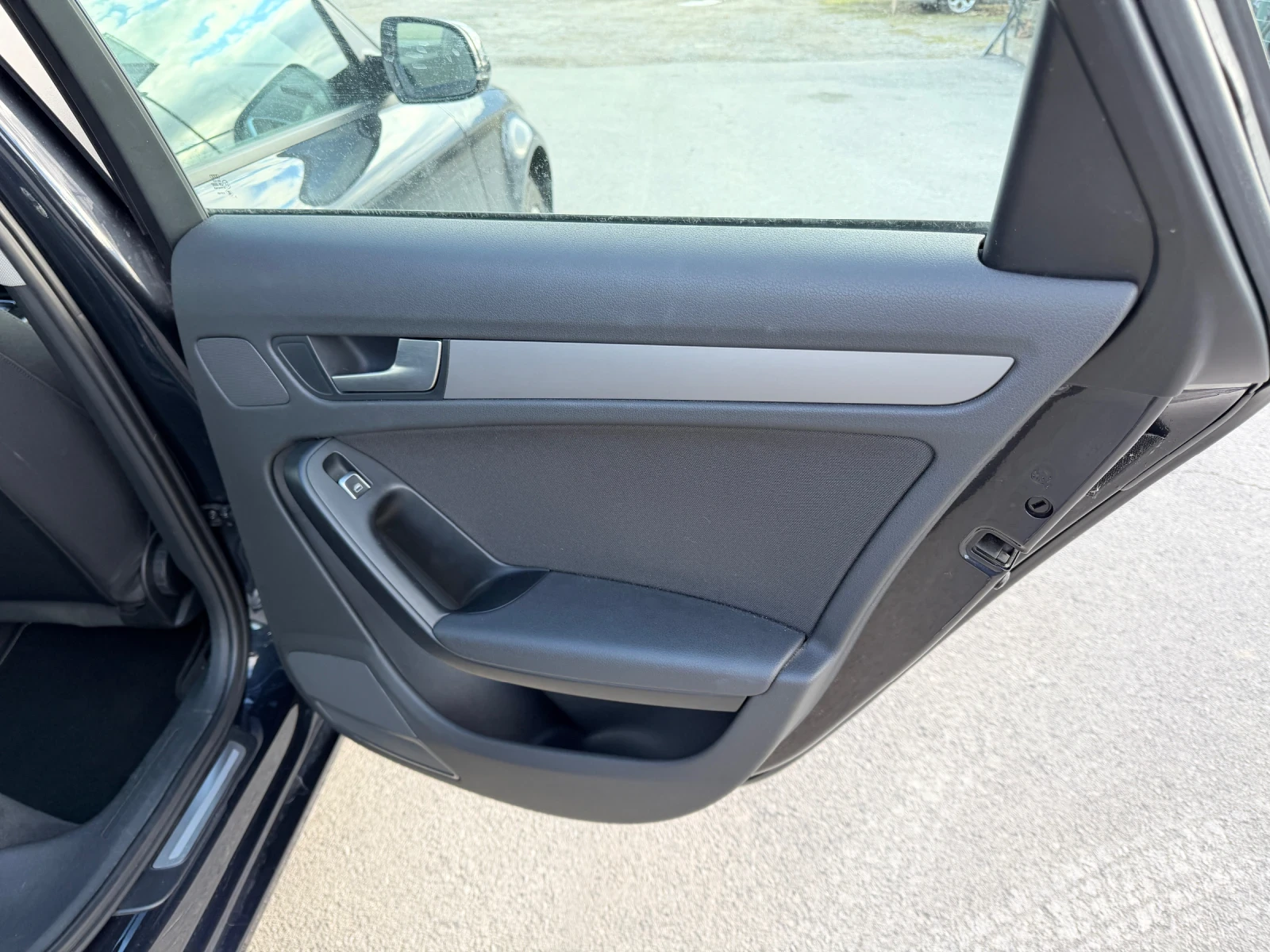 Audi A4 2.0 TDI, снимка 8 - Автомобили и джипове - 54137066