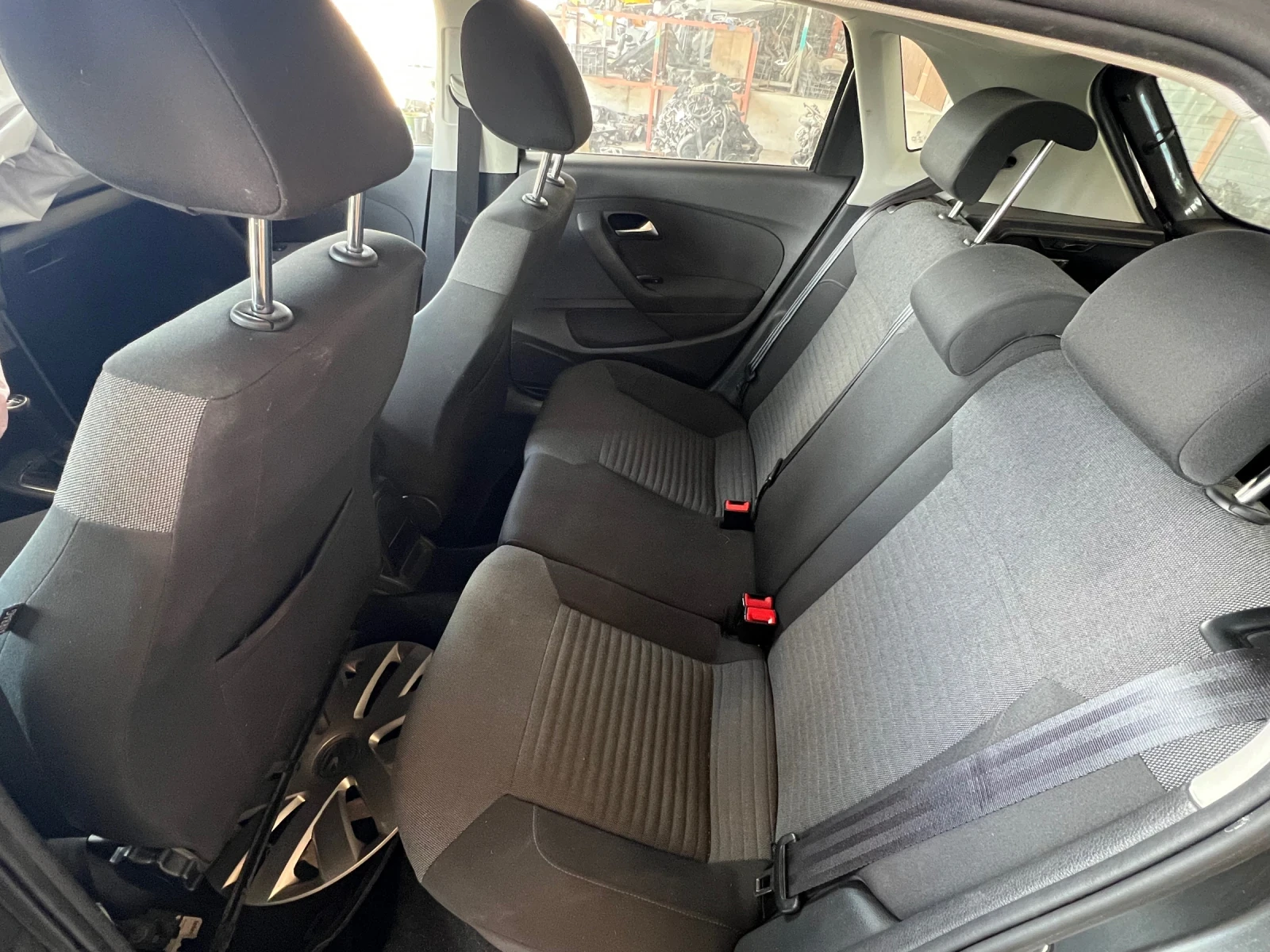 VW Polo 1.6TDi CAY , снимка 6 - Автомобили и джипове - 54139933