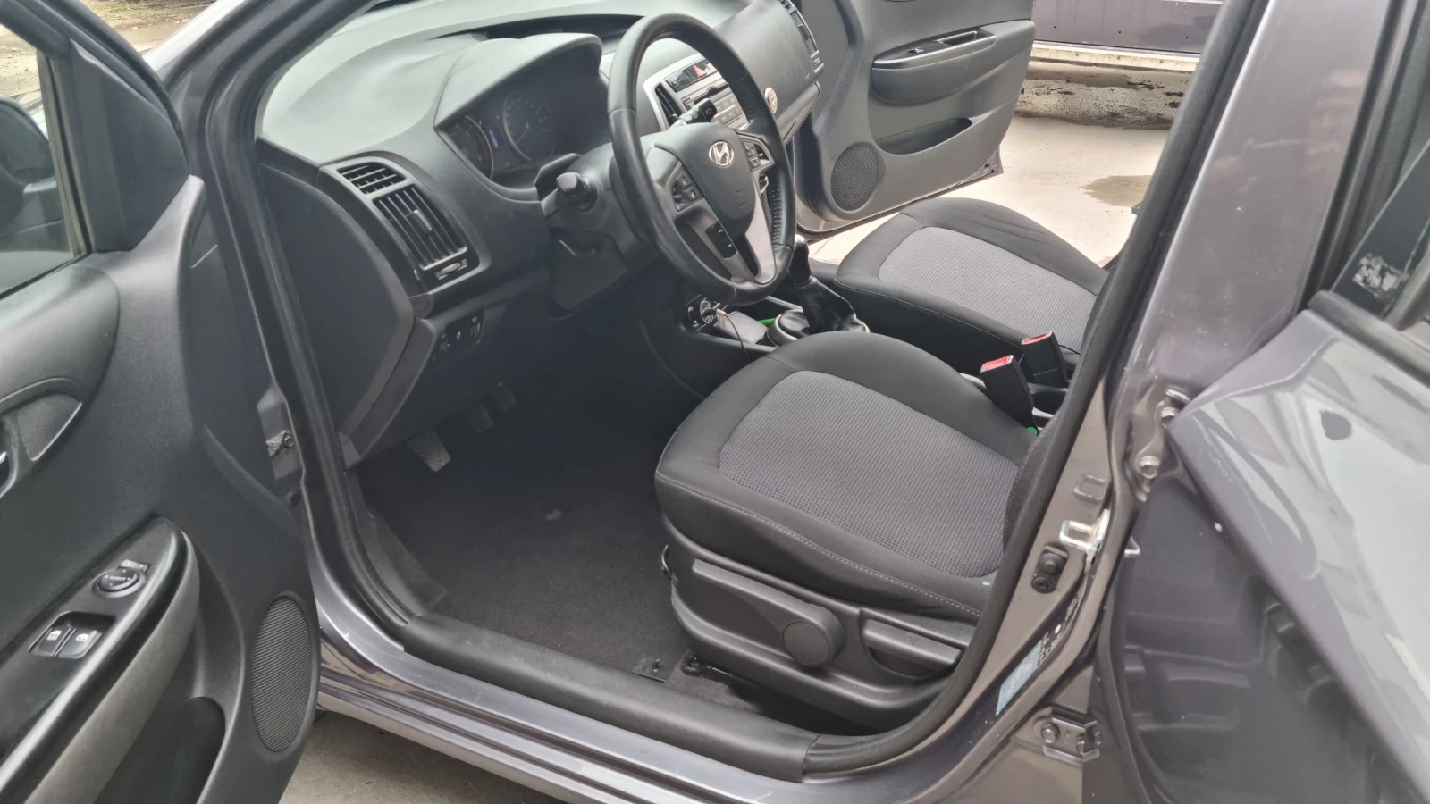 Hyundai I20, снимка 4 - Автомобили и джипове - 54158186