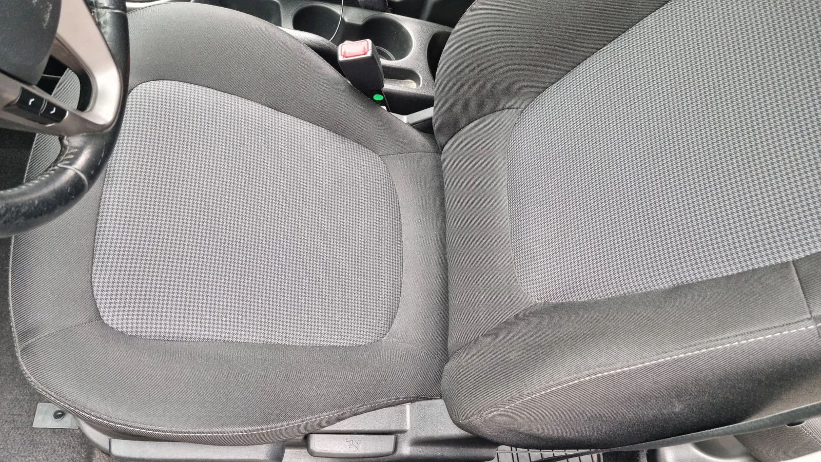 Hyundai I20, снимка 15 - Автомобили и джипове - 54158186