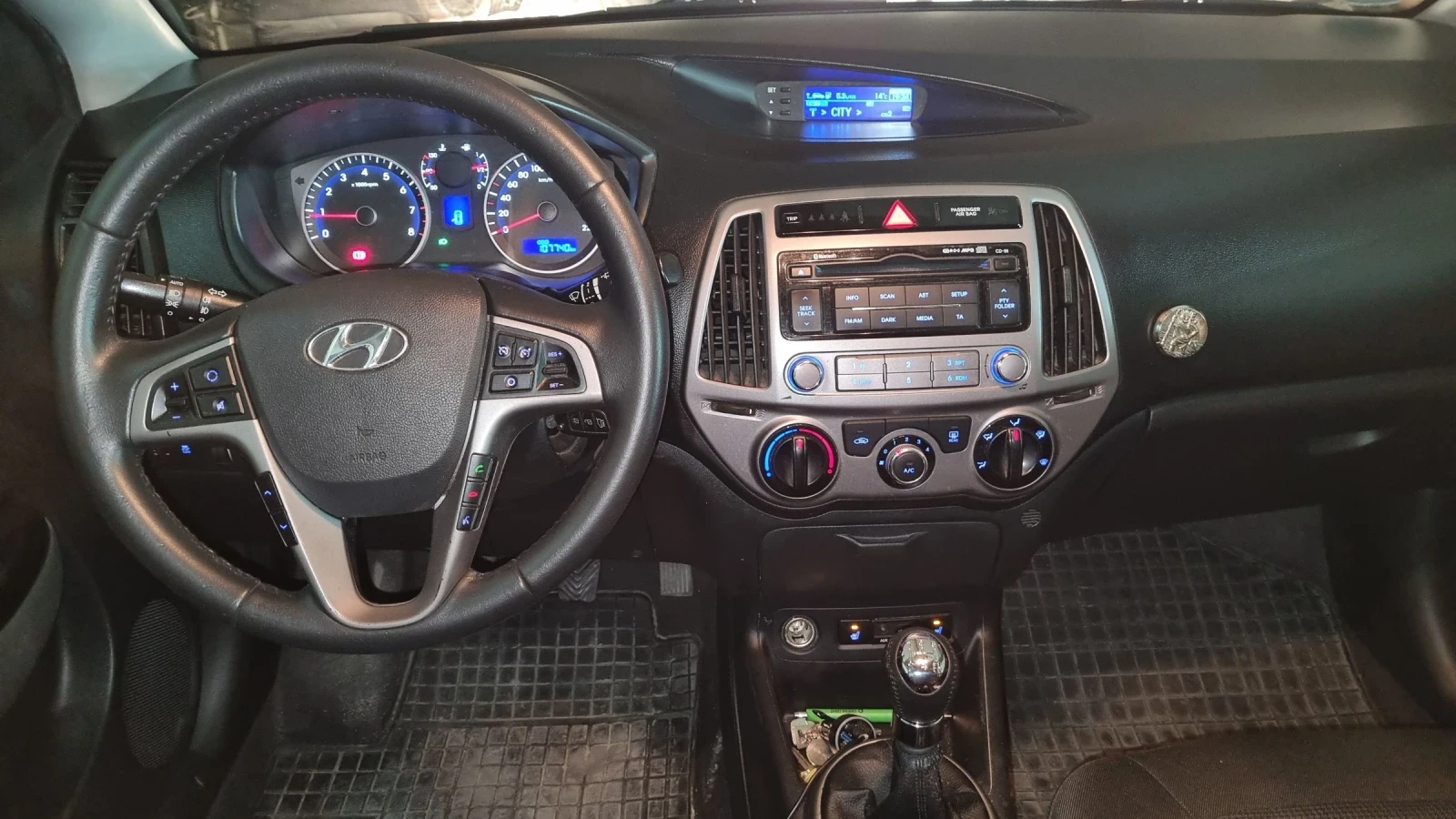 Hyundai I20, снимка 10 - Автомобили и джипове - 54158186