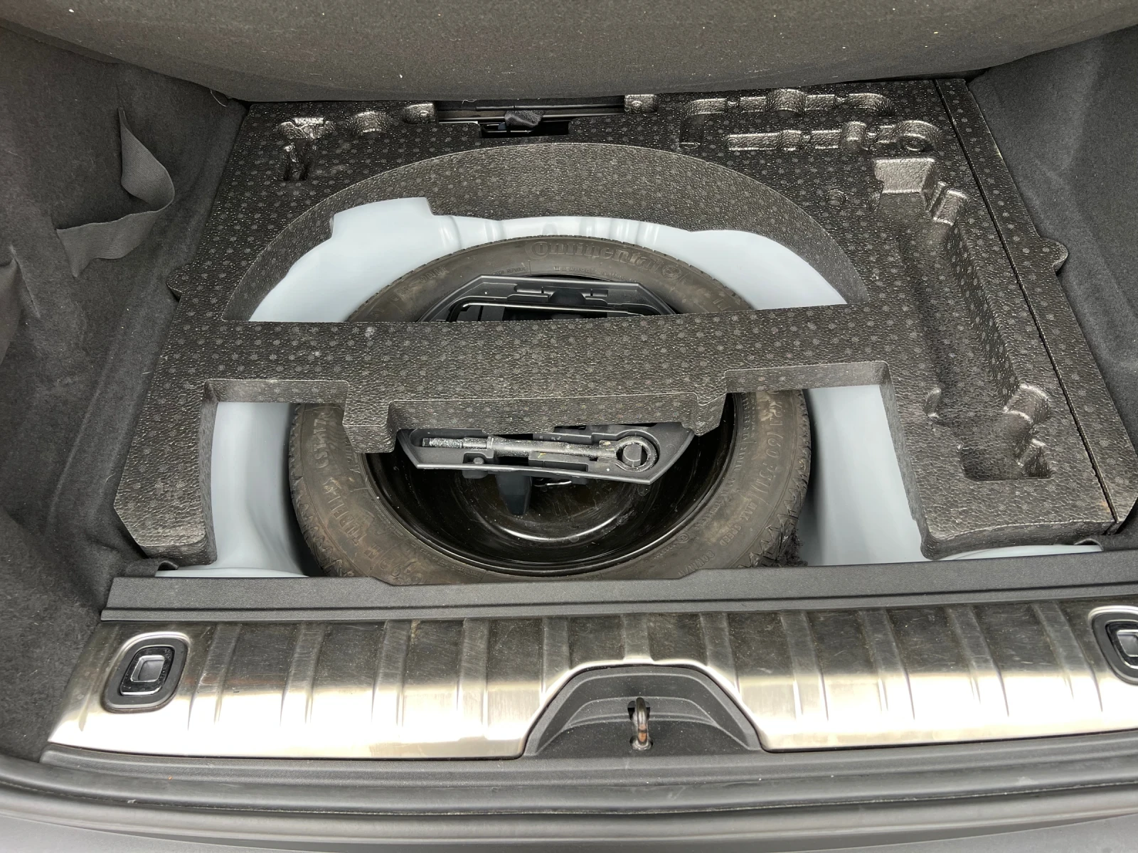 Peugeot 2008 1.2 PureTech 131КС ALLURE EURO6B, снимка 15 - Автомобили и джипове - 54454619