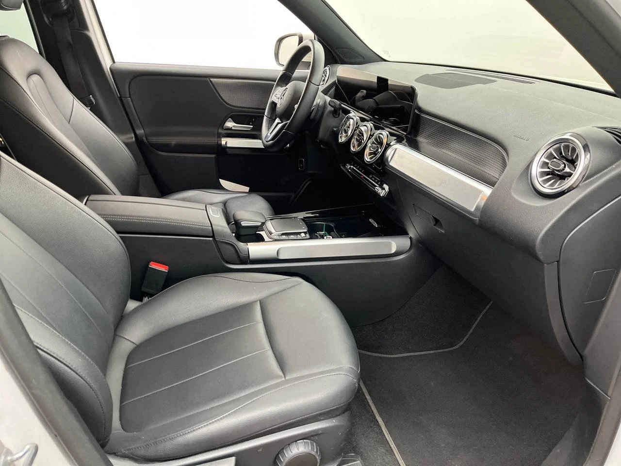 Mercedes-Benz EQB  250 progressive, снимка 10 - Автомобили и джипове - 54477466