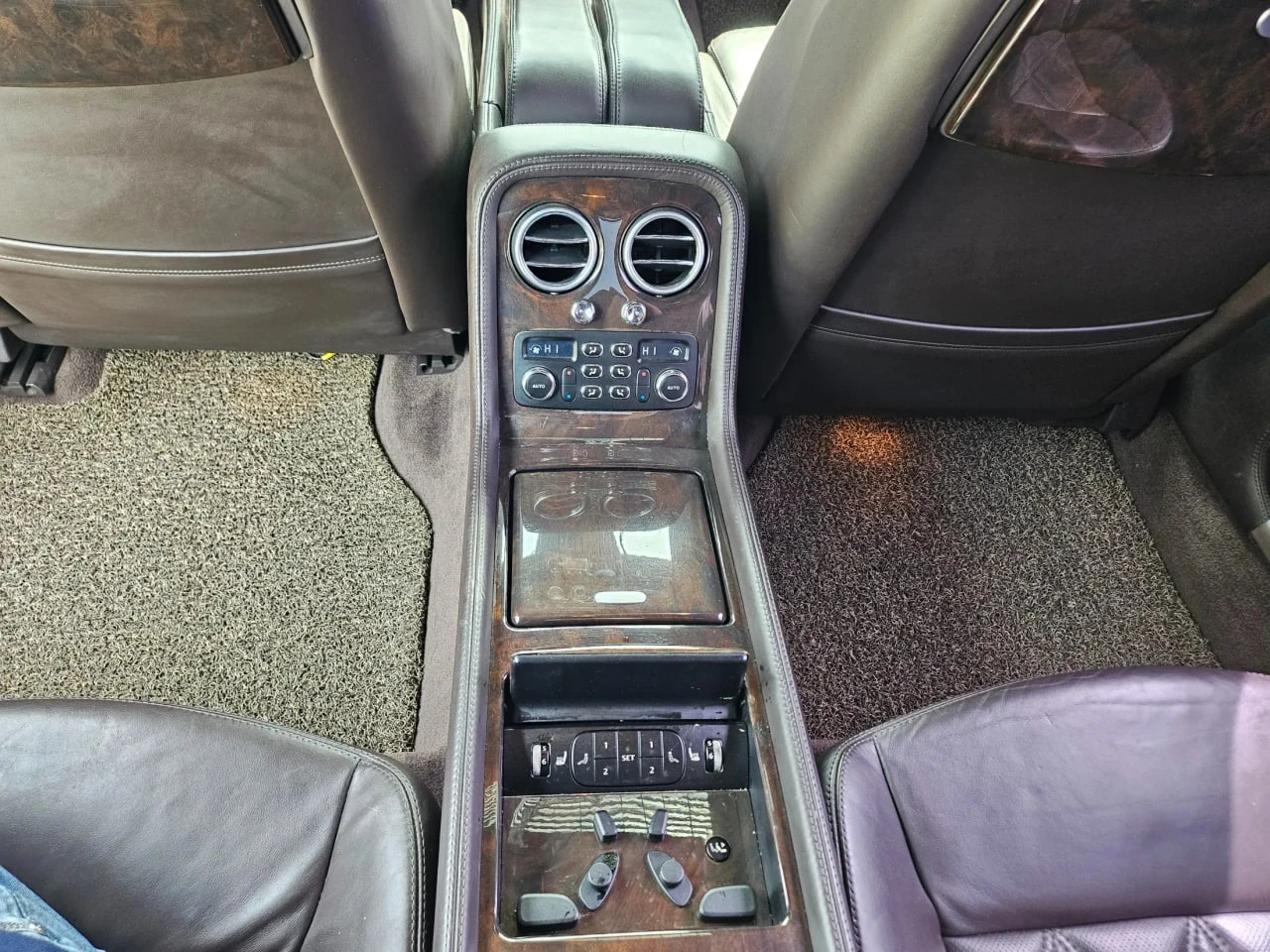 Bentley Flying Spur, снимка 11 - Автомобили и джипове - 54874026