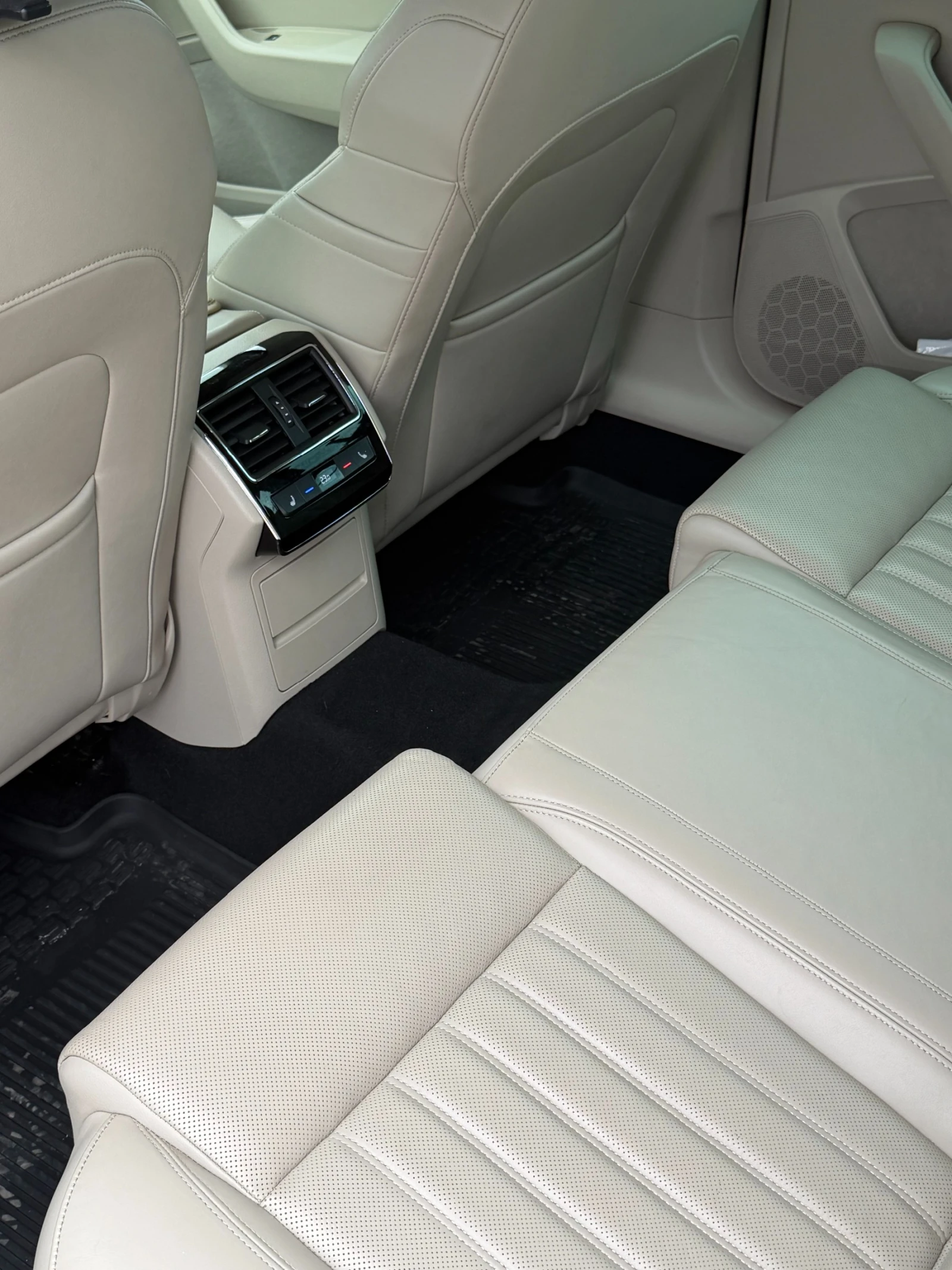 Skoda Superb L&K, АМБИЕНТ, КАМЕРА, ПОДГРЕВ, ДИСТРОНИК, снимка 14 - Автомобили и джипове - 55092797