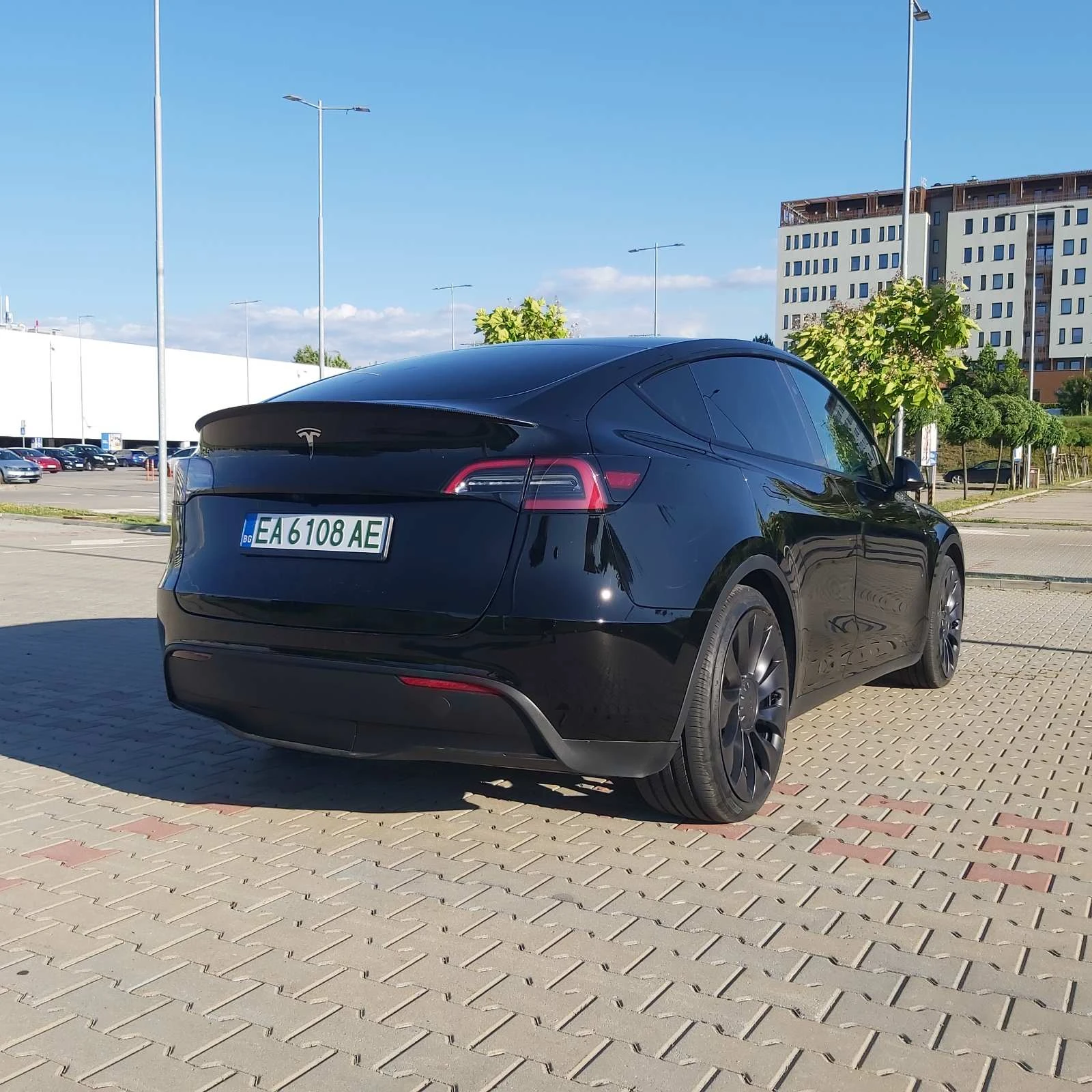 Tesla Model Y Performance 2025, снимка 2 - Автомобили и джипове - 55157517
