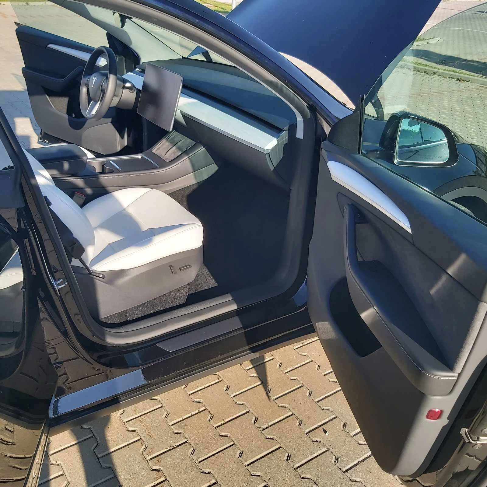 Tesla Model Y Performance 2025, снимка 13 - Автомобили и джипове - 55157517