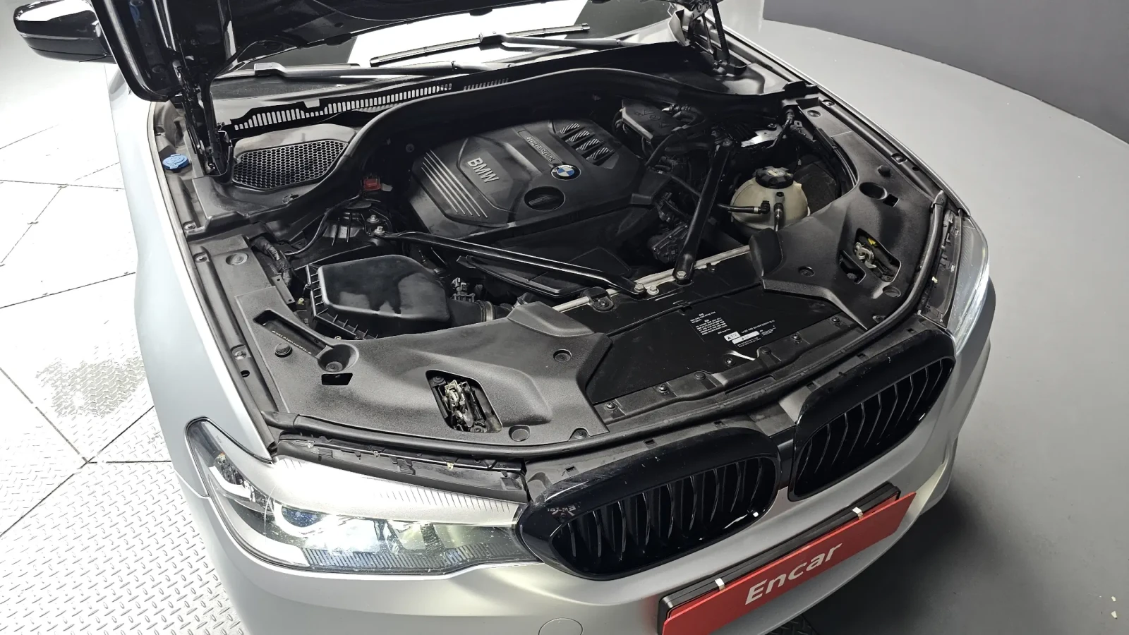 BMW 520 M SPORT + HEAD UP/360/PANO/FULL, снимка 5 - Автомобили и джипове - 55187540