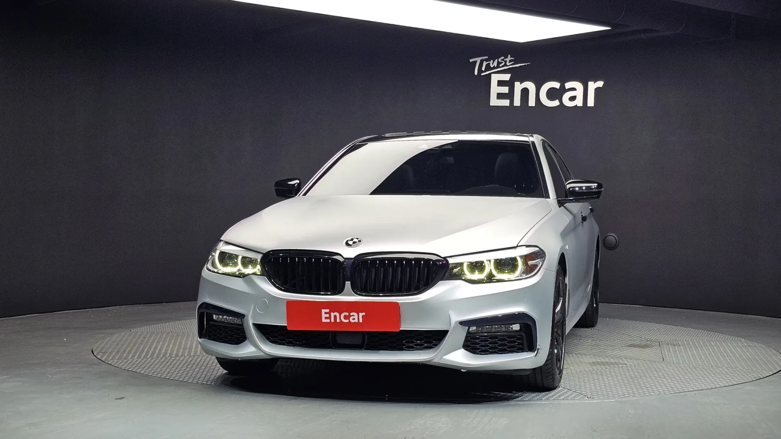 BMW 520 M SPORT + HEAD UP/360/PANO/FULL, снимка 3 - Автомобили и джипове - 55187540