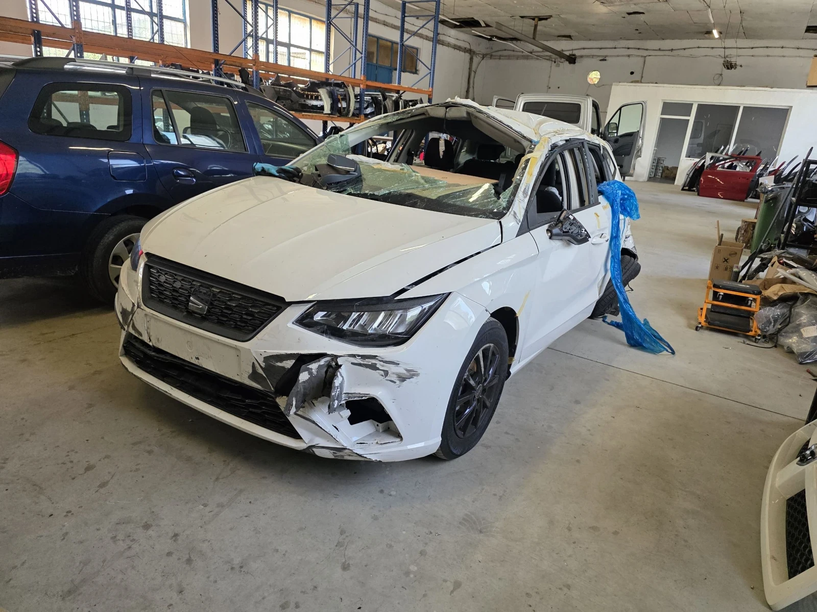Seat Ibiza 1.0T 70kw. 8999км.